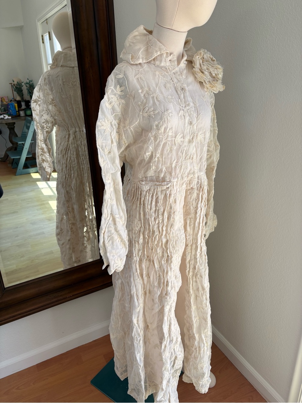 Cream Embroidered Long Trench Coat with Floral Appliqué - Picture 2 of 7